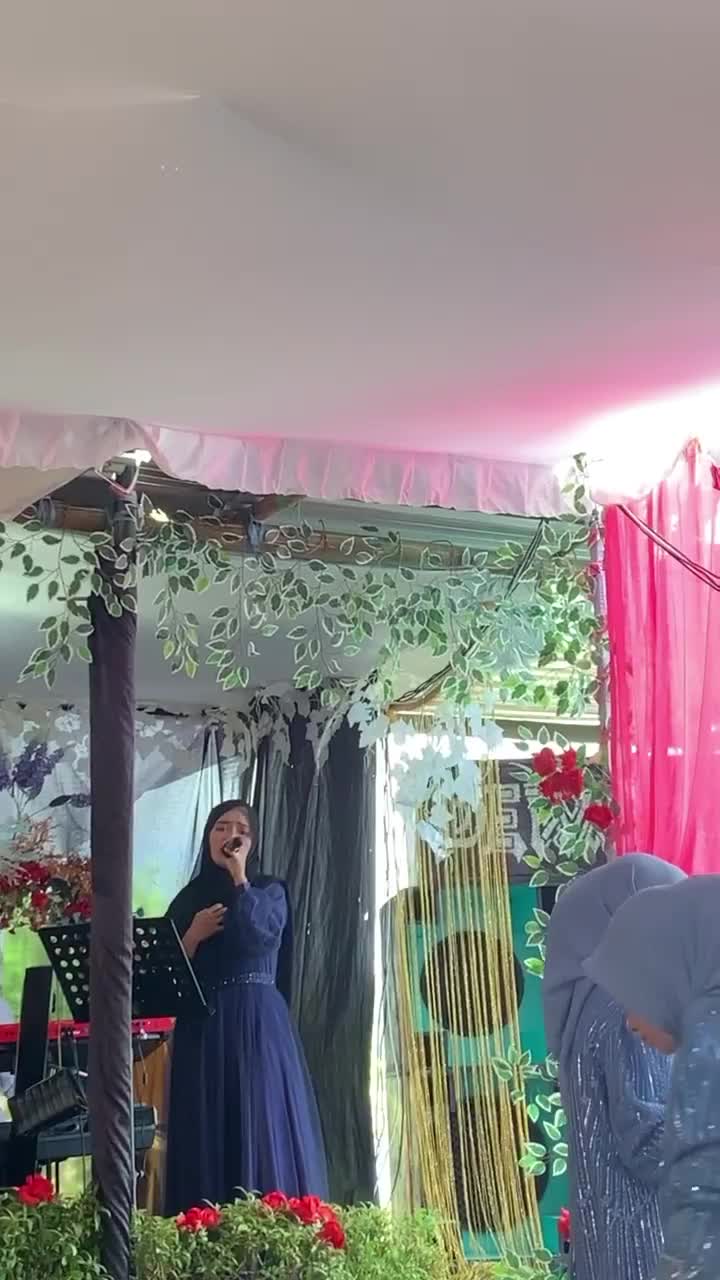 KDI2025
Nama : Siti Mutia
Asal Daerah : Banda Naira provinsi Maluku
Umur : 20 tahun
Judul Lagu : kulepas dengan ikhlas 
 #OnlineAuditionKDI2