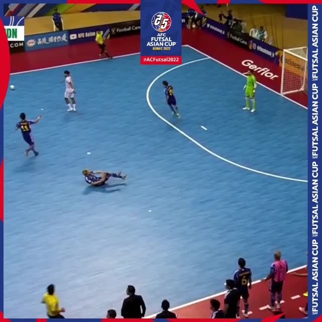 Moment Fair Play dari Syauqi Saud. Kalau kalian jadi Syauqi, bakalan kalian lanjutin dengan peluang menjadi gol atau ngelakuin hal yg sama ?