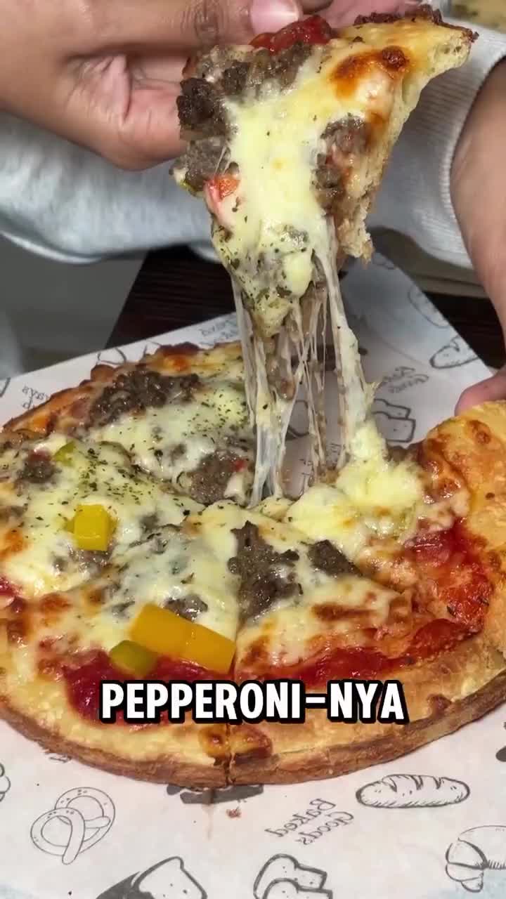 Bakery yang ada menu pizzanya ternyata ada di Bogor namanya DEV BAKERY.
#Fyp #Bakery #Pizza #BakeryPizza #masakanenak #reviewmasakan #kuline