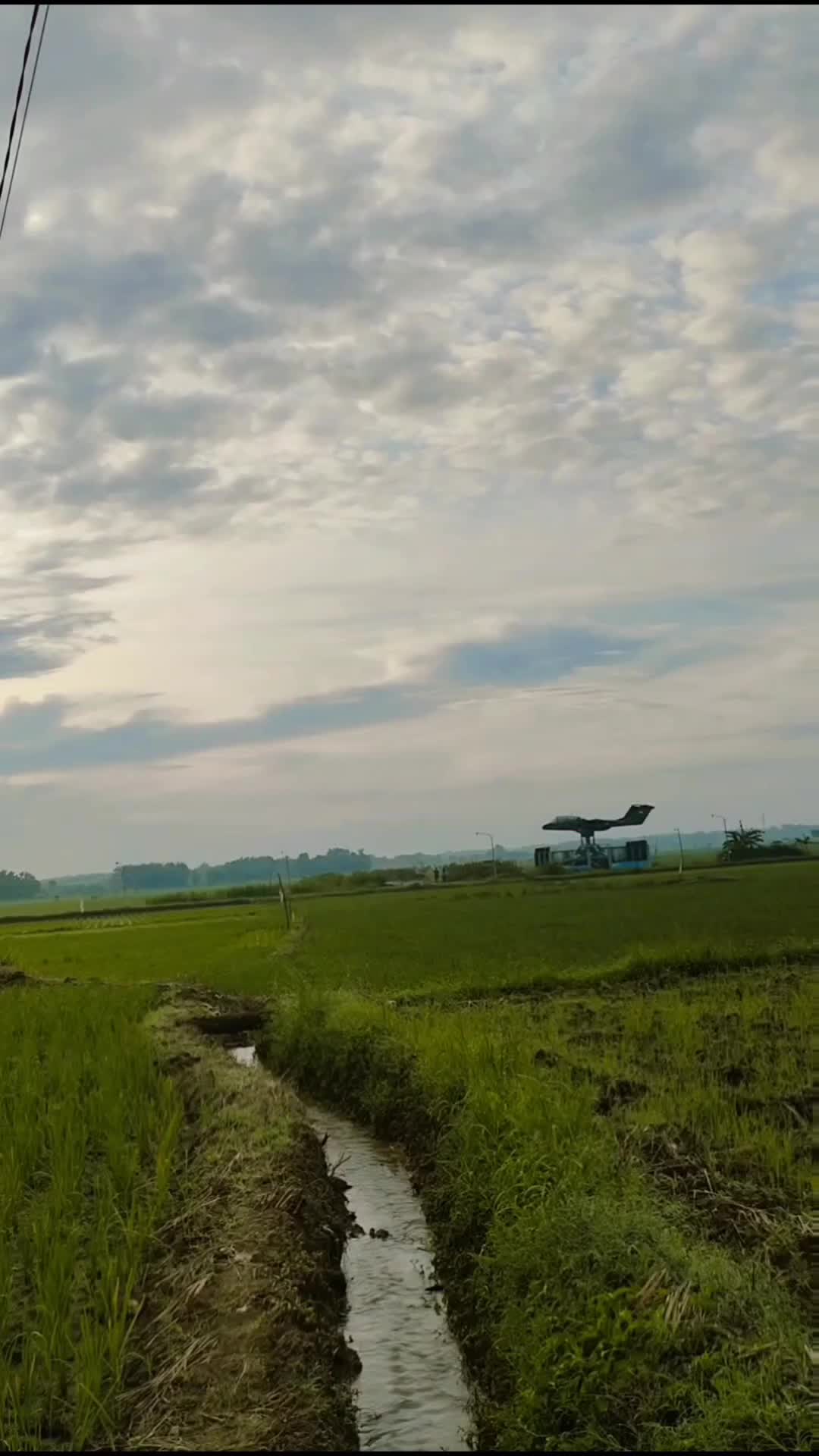 Setiap hari adalah kesempatan baru untuk menjadi versi terbaik diri sendiri.