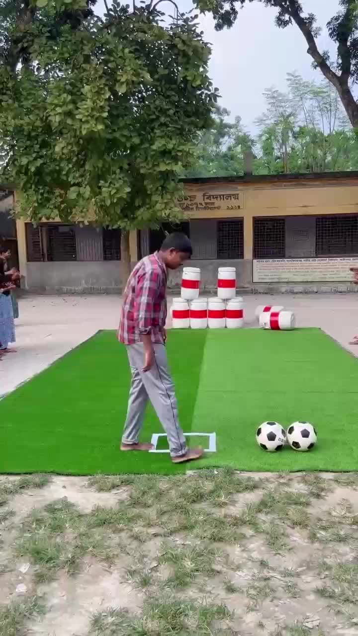 tendangan bebas

 #videolucu
