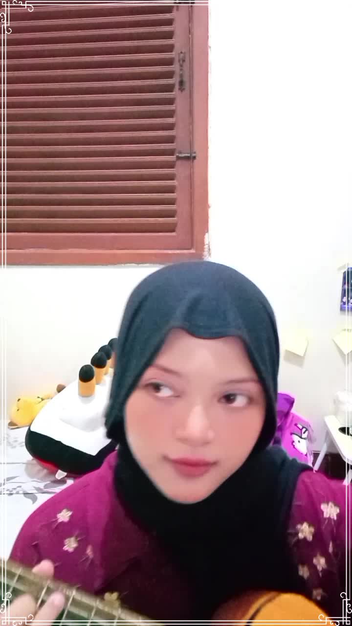 IDOL_XIV DINI AMALIA ALFARIZI 21 TAHUN BEKASI JUST A FRIEND TO YOU 