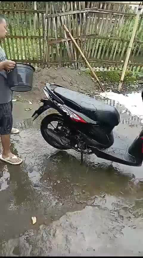 kalo musim hujan ya gini motor gampang kotor  #viral 