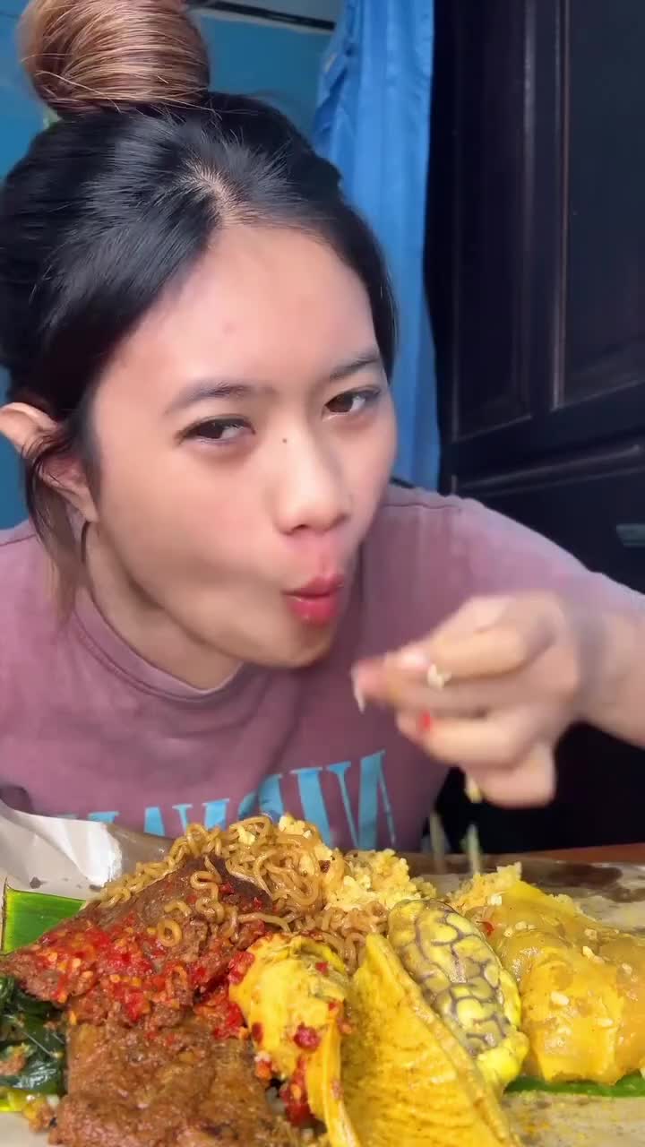 Mukbang Makan Besar
#Food #Videomasakan #videomakanan #Like #Follow #videolucu #Mukbang #Mukbangmakanbesar #Viral #videoviral #Fyp #lucu #ng