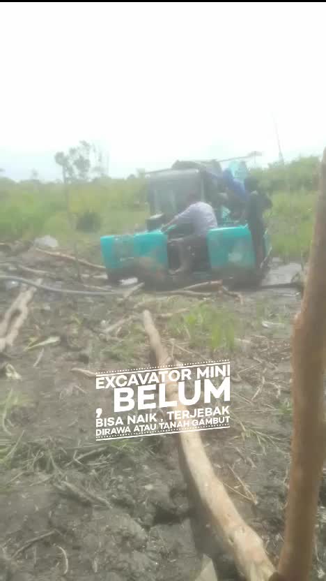 excavator mini belum bisa naik , di karenakan masin terjebak di rawa atau di tanah ambut #RCTIPlus  #Viral  #ThemeSongSinetronRCTIIkatanCint