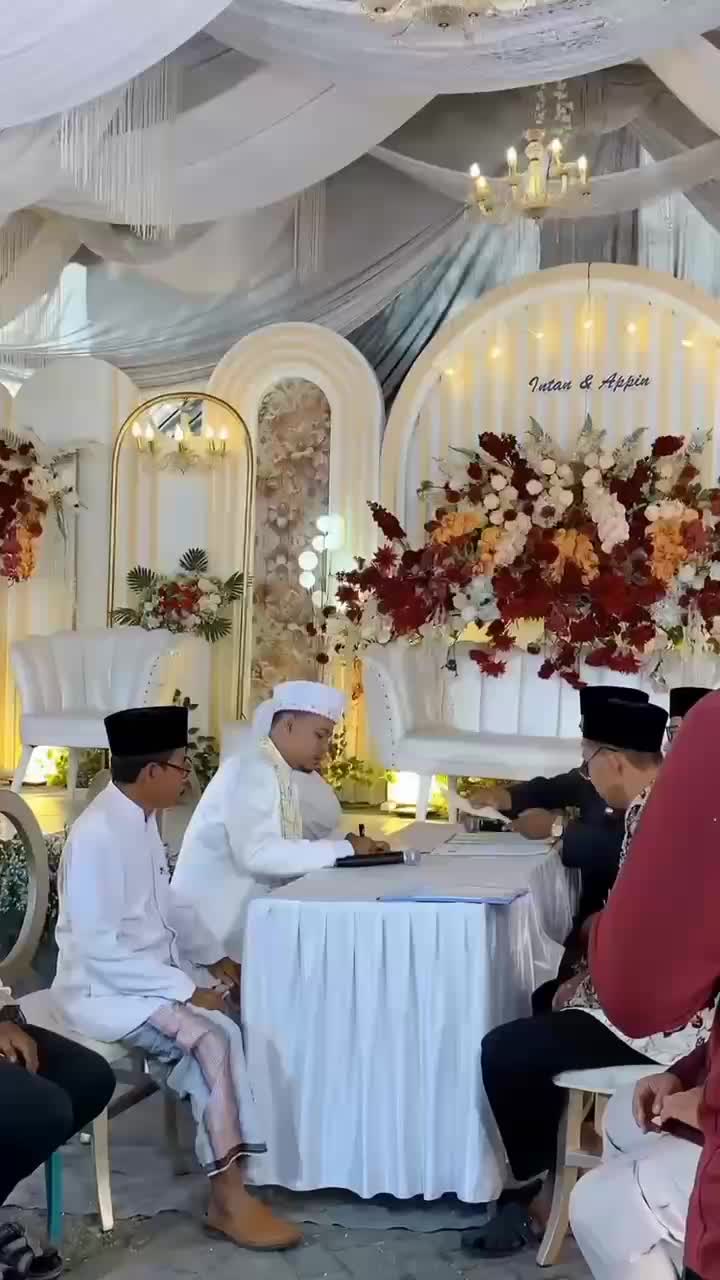 Alhamdulillah Prosesi Akad Nikah berjalan dengan lancar, selamat kakakku 🥺🤍

#RCTIPlus #HOTrctiplus #short #Viral #RCTIoke #rcti #rctioffici