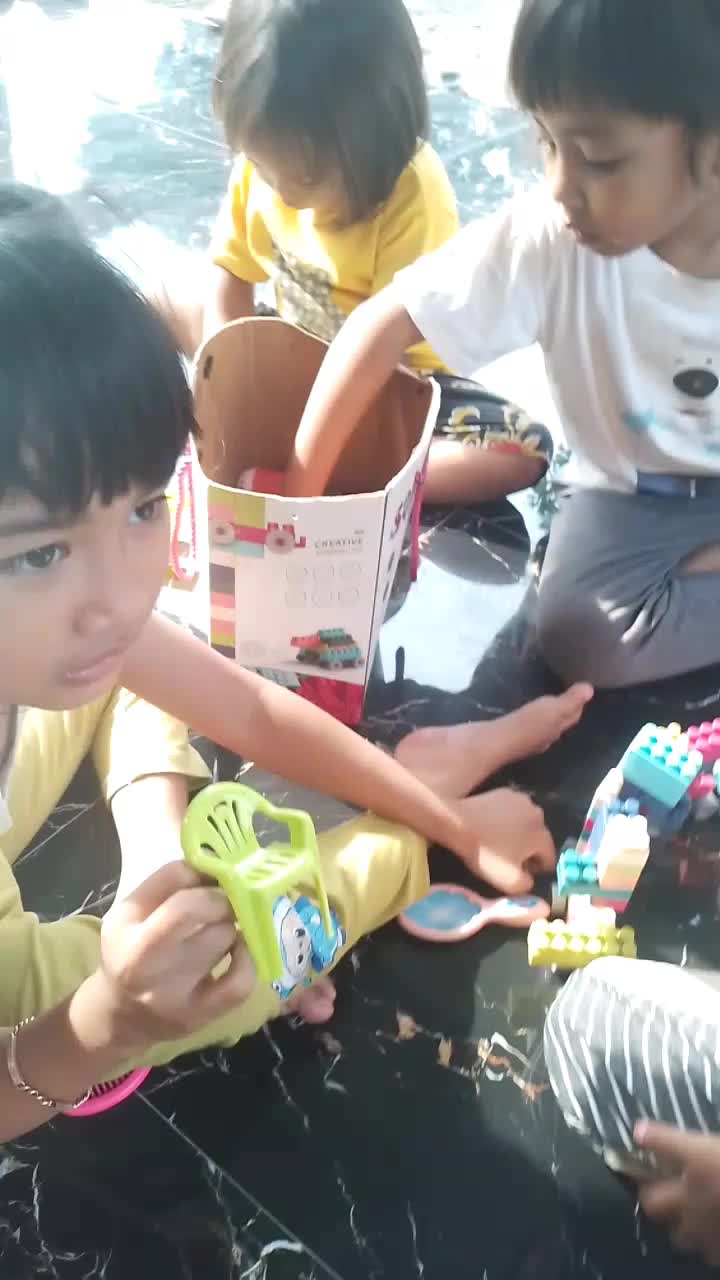 main lego bareng temen. temen nii guys
#Hobi Lego 
#BahagiaBersamaku 
#menyusunlego