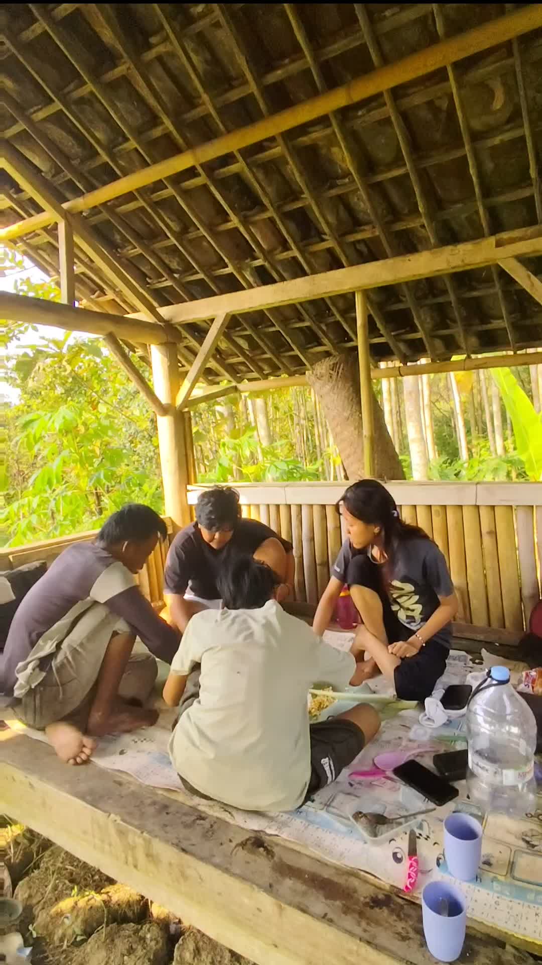 low#healing  #full healing  #Ultramen juga butuh healing  #Healing gak nih  #healing sambil liat motor  #Menyusuri persawahan di samping raw