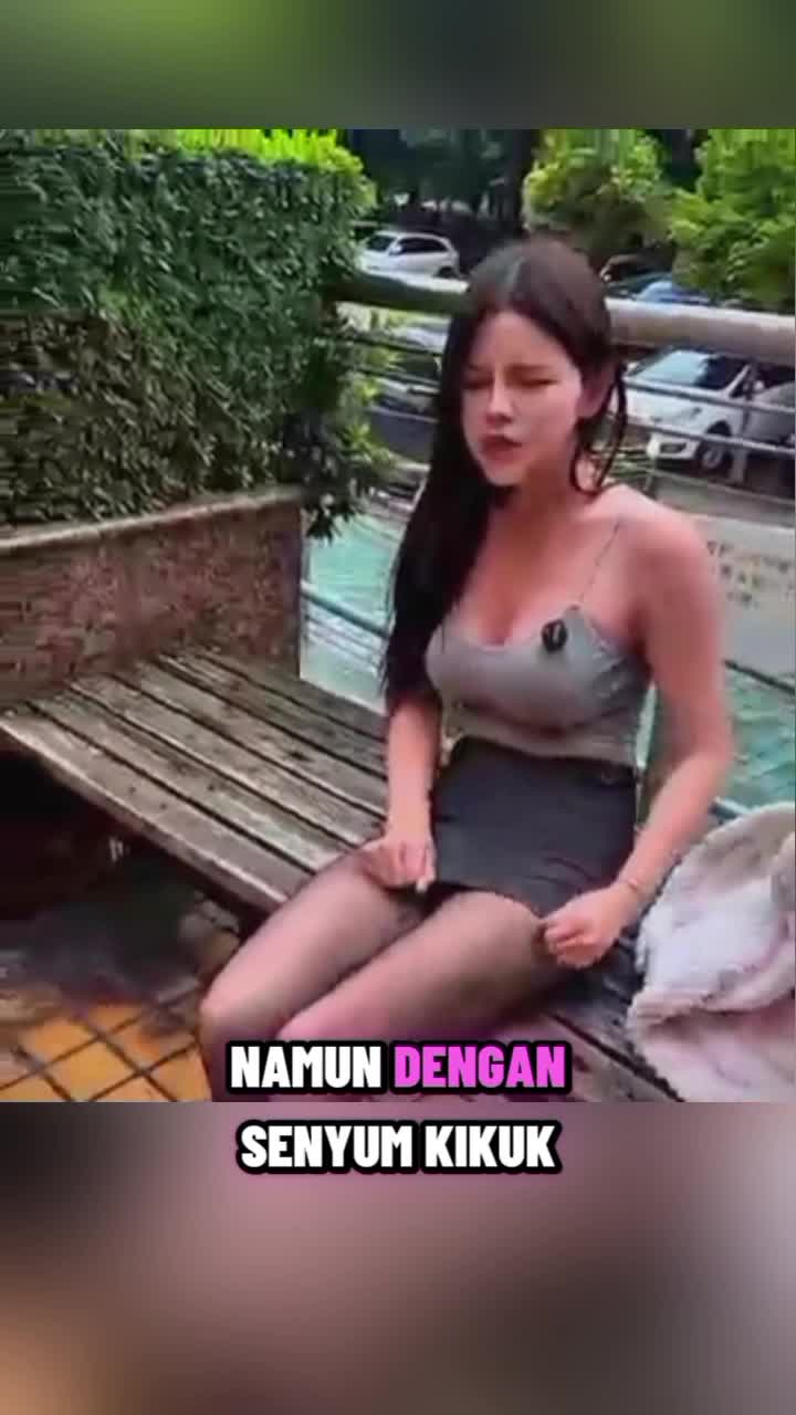 Awalnya Dia Nolong Cewek yang Jatuh… Tapi Lihat Apa yang Terjadi Saat Tahu Cewek Itu Punya Pacar!