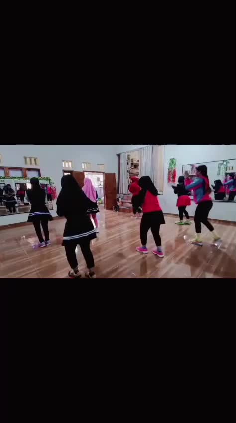 Rutinitas olahraga adalah kunci untuk mencapai kebugaran dan kesehatan yang optimal. Jangan pernah menunda-nunda, mulailah sekarang dan nik