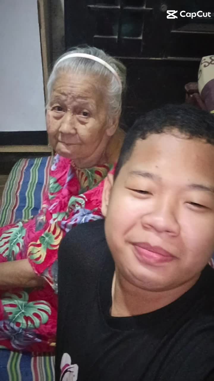 bersam nenek saya 