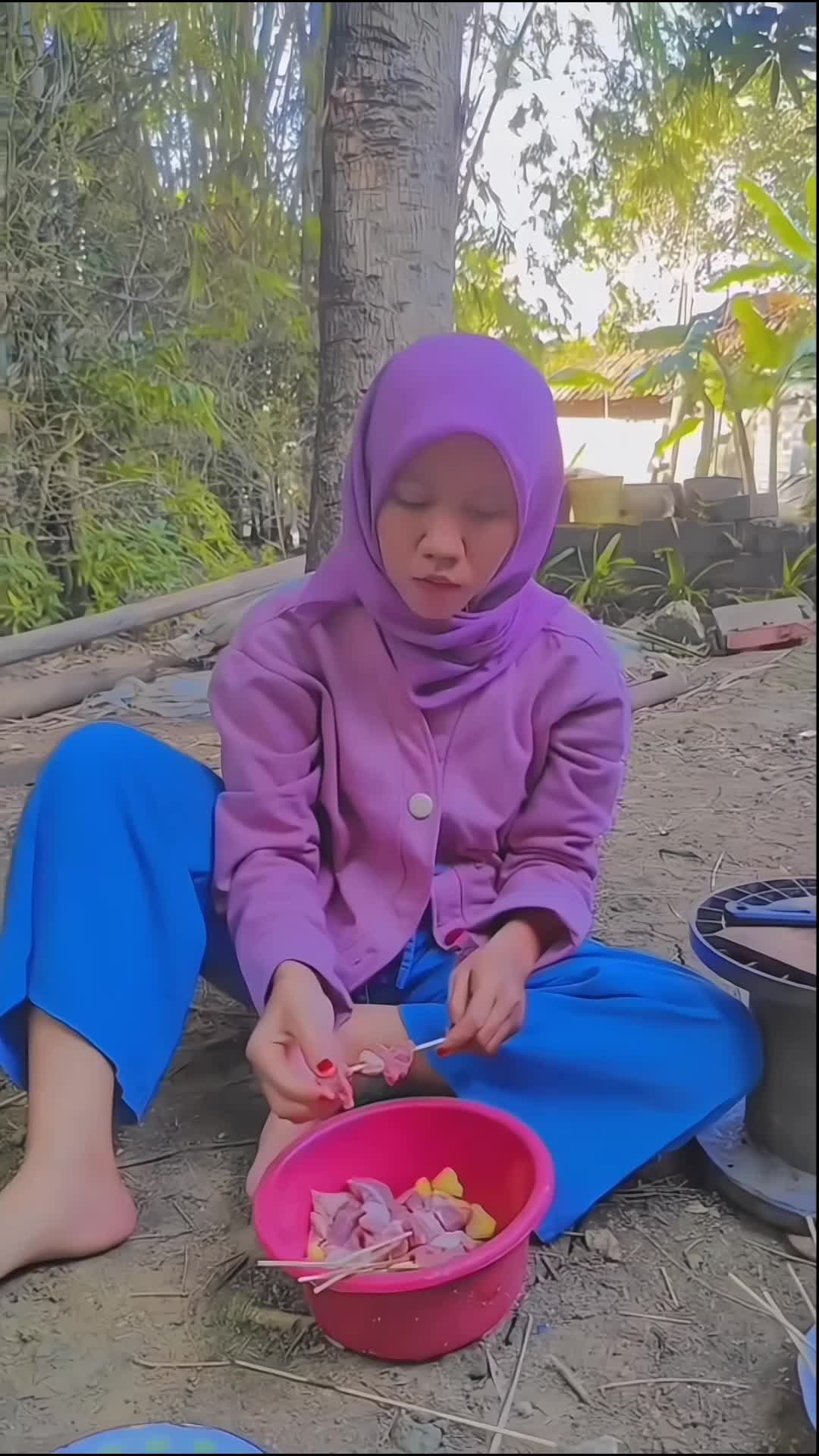 Seharian Bikin Sate Sendiri 