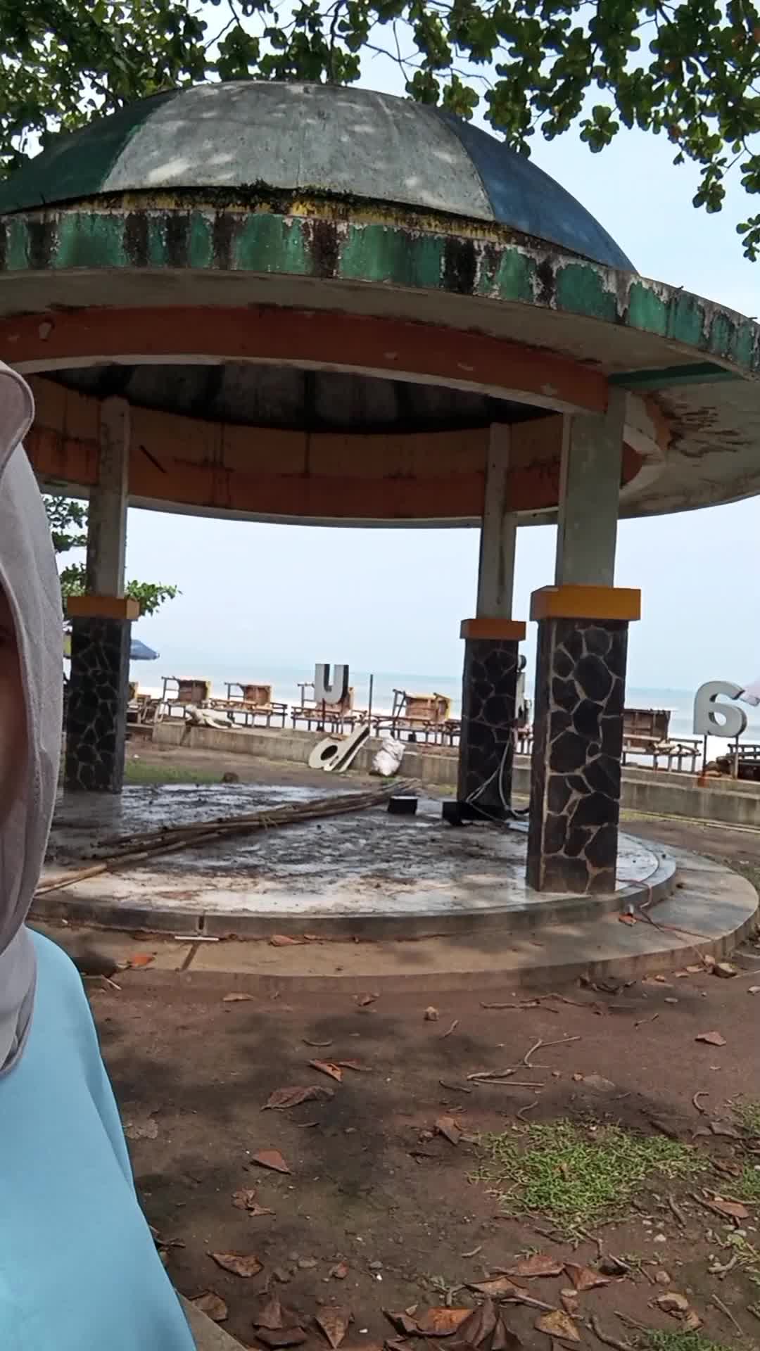 ga ada bosen nya upload di pantai