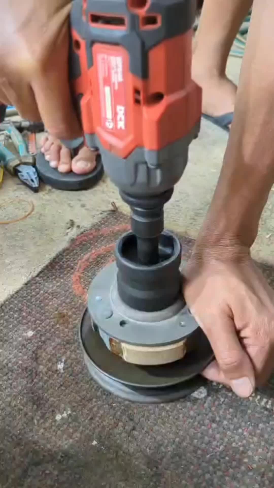 Trick to release the dual clutch roller #yamaha #mechanic