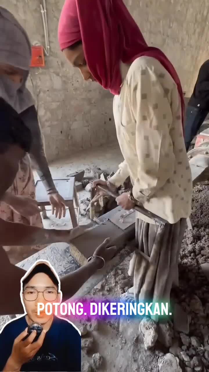 Hanya dari campuran pasir dan semen..
Jadilah batu bata putih kualitas terbaik #shortplus #trending #fyp #viral #RCTIPlus 