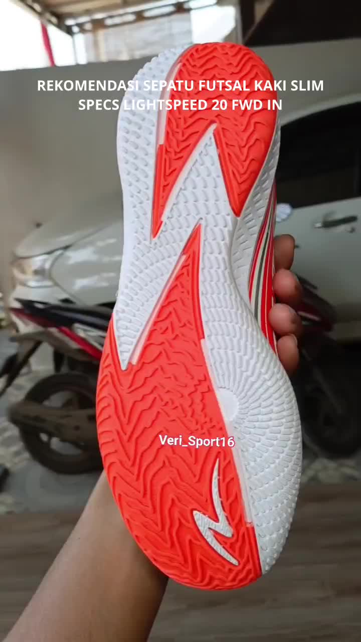 DISKON GEDE SEPATU FUTSAL ORIGINAL.
SPECS LIGHTSPEED 20 FWD IN.
Rp.599.800 DISKON JADI Rp.275.000.
VERI_SPORT16 ORIGINAL GAK HARUS MAHAL!! 
