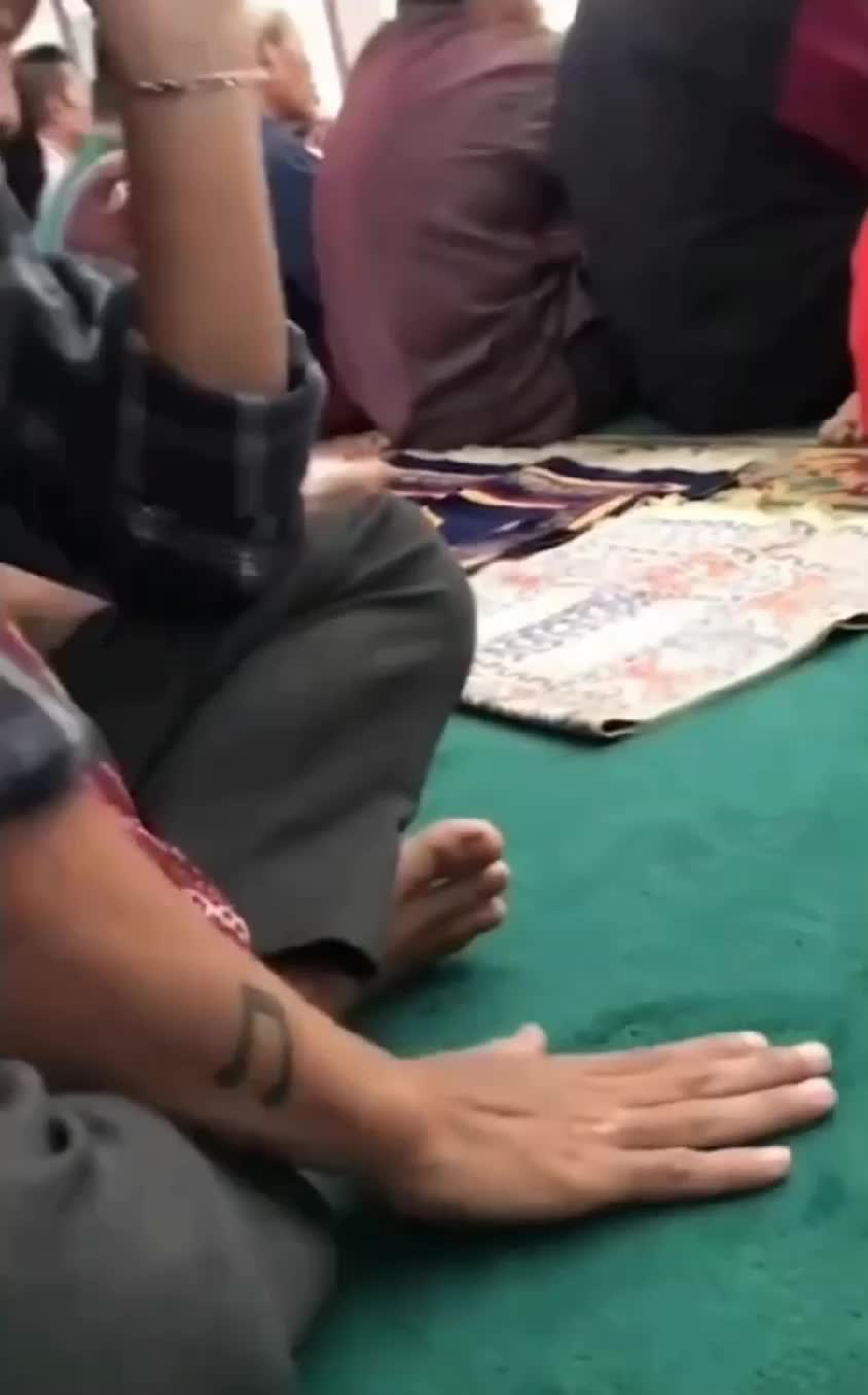 LANGSUNG DI TEGOR PAS JUMATAN
#videolucu #komedi #comedy