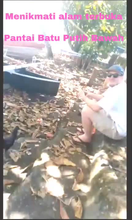 Menikmati alam terbuka 

Pantai Batu Putih Bawah , Kota Bitung , Sulawesi Utara 

#alam 
#pantai 
#turis 