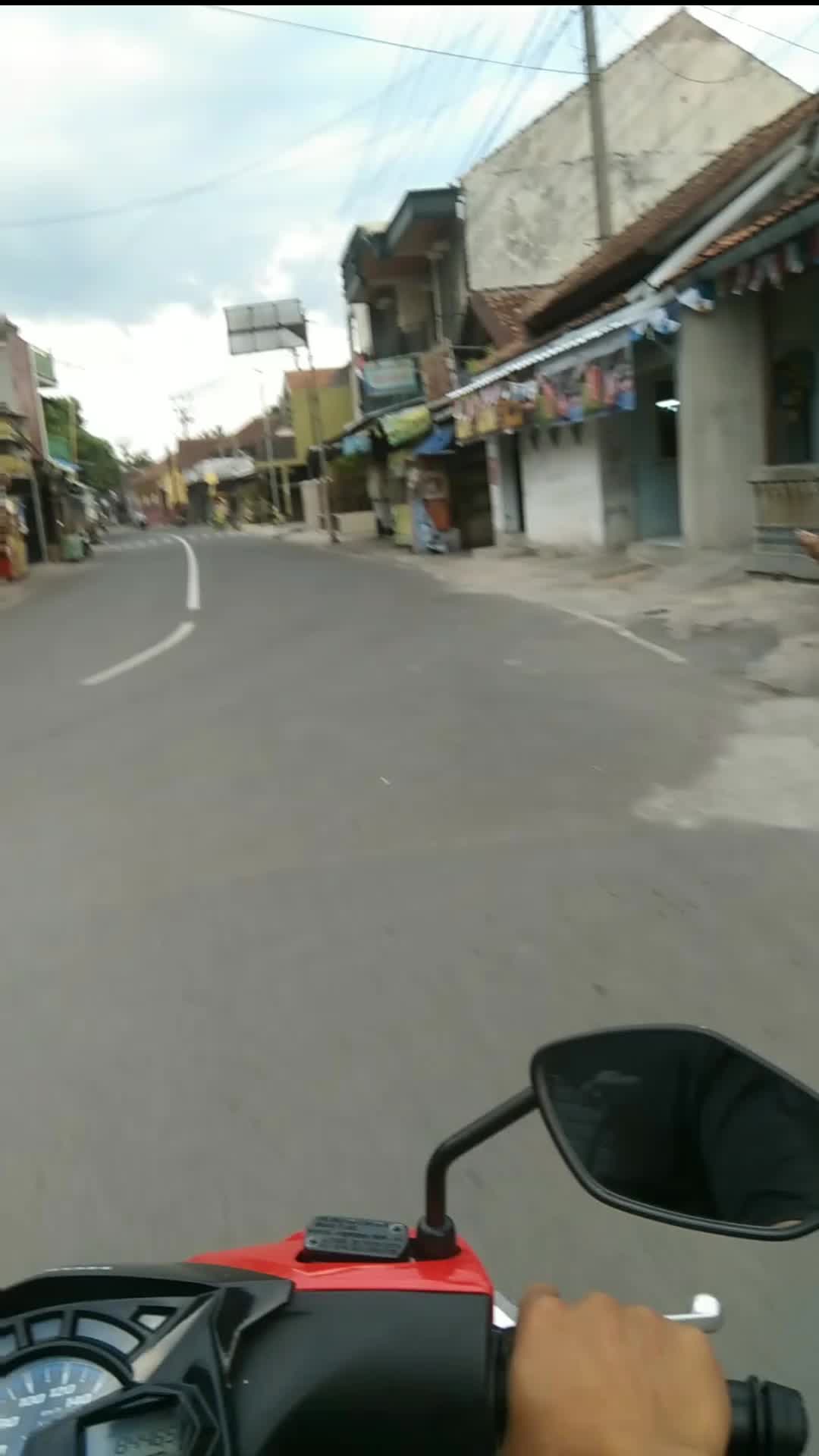 langit nya begitu mendung 