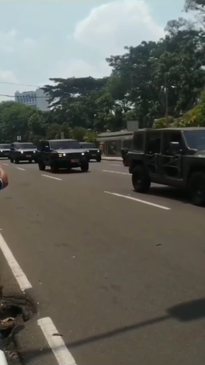 perhatikan baik baik