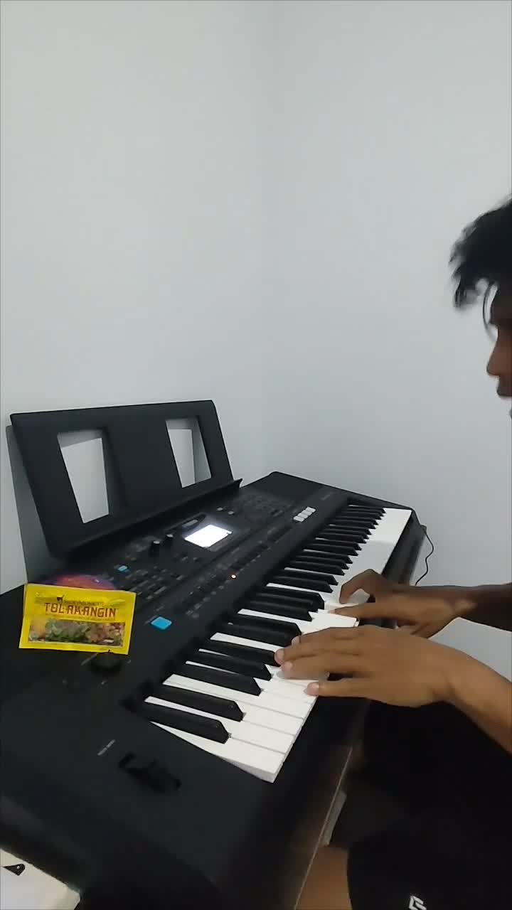 IDOL_XIV Amse Ambri 26 Tangerang aku bukan untukmu  #thenextidol 