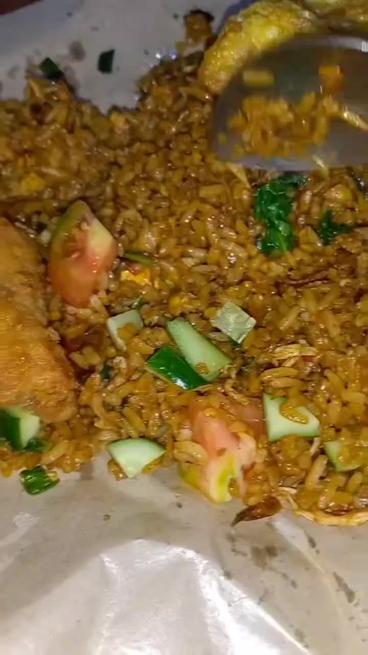Jajan NASI GORENG
GORENG NASI Enaaaaak 

🎥

#food #foodie #cooking #Makan 