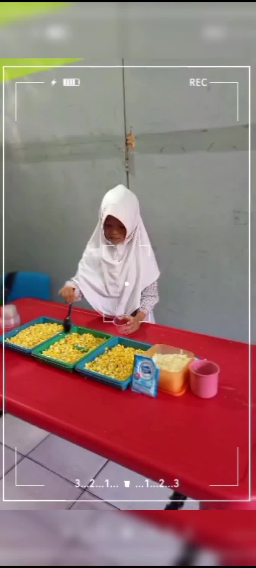 belajar bersama temen teman di PAUD Amanah Bunda. 

 #paud
 #bemaindanbelajar
#RCTIPlus 
 #HOTrctiplus 