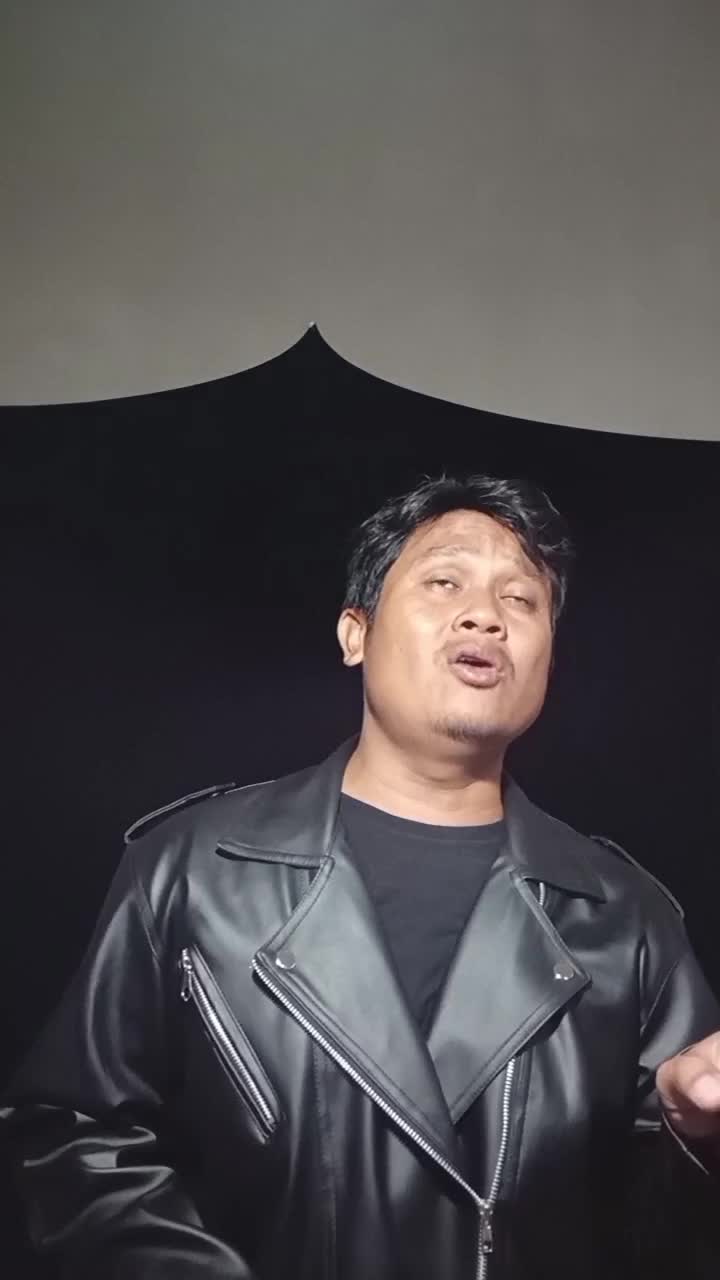 IDOL_XIII  EDI PRANATA  37 TAHUN  DENPASAR  NUSANTARA 