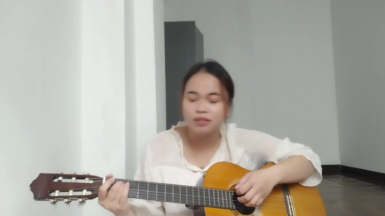 IDOL_XIII  Ester maylani  21 tahun KOTA Tangerang  Bertaut-Nadin Amizah