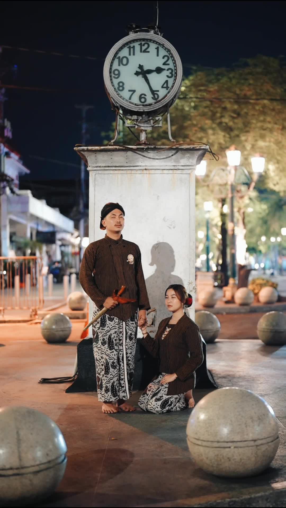 jasa foto baju adat jogja
wa 085876077643