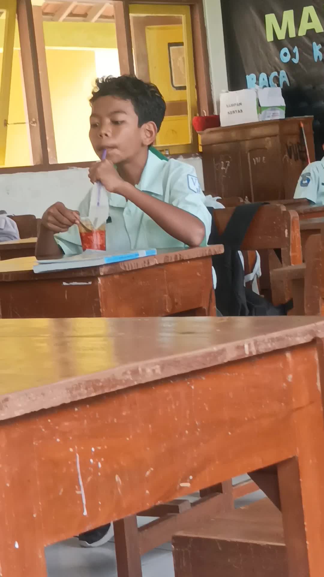 Sederhana, cara mereka menikmati bahagia di usinya #RCTIPlus  #HOTrctiplus  #RCTIoke  #HomeOfTalentRCTIPlus #rctiofficial  ##icrcti 