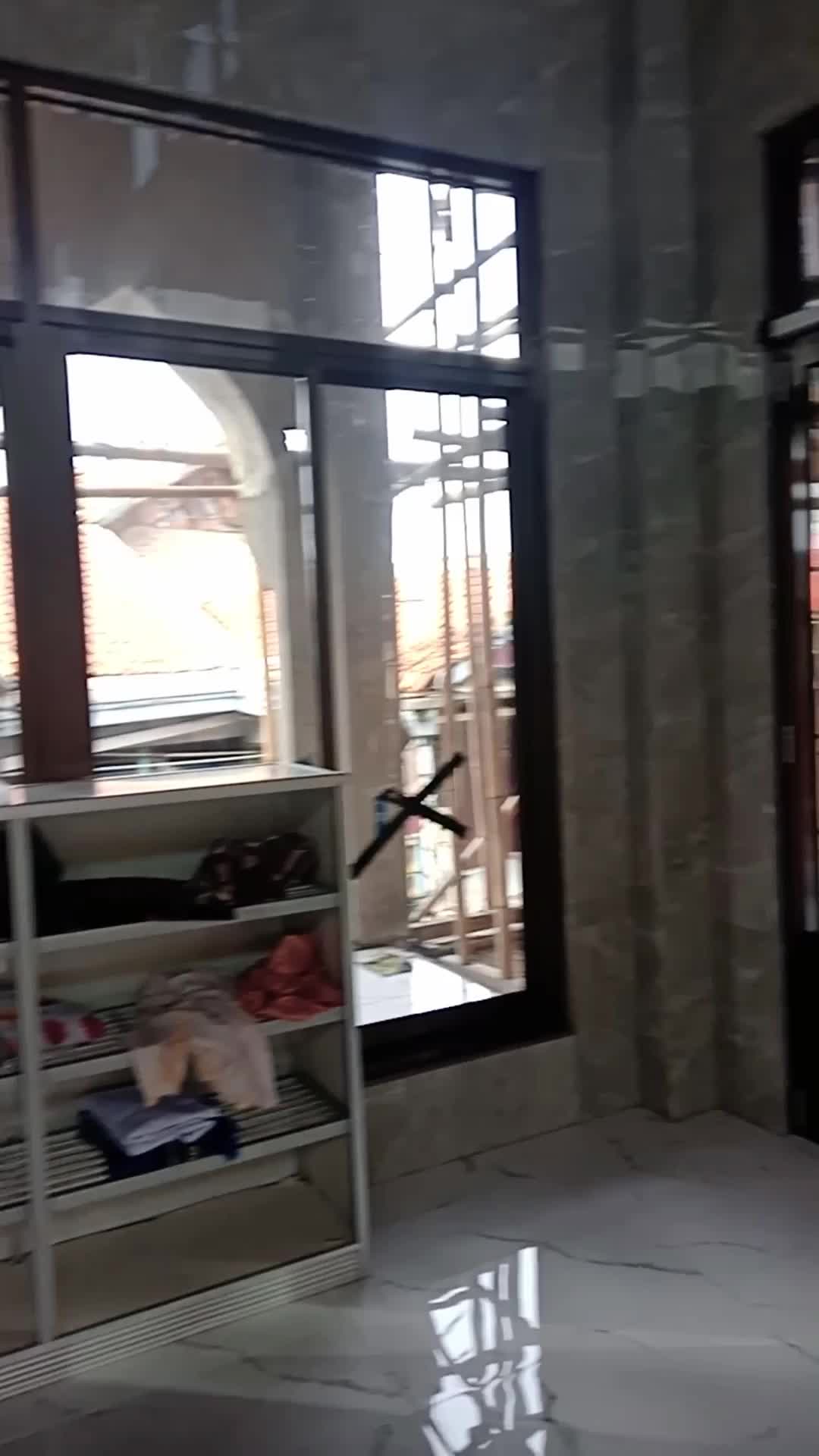 pemasangan kusen jedela dan pintu kaca aluminium