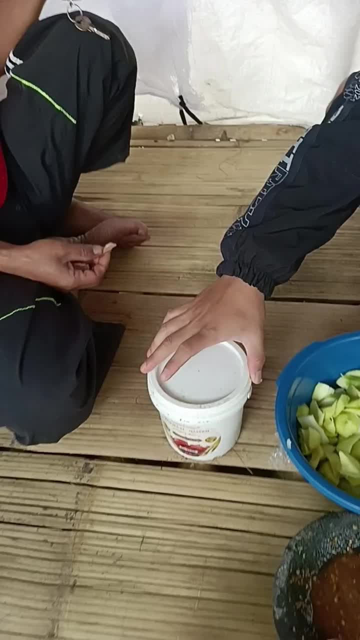 kumpul lagi bikin rujak