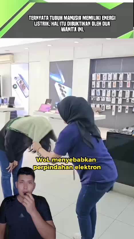 Ternyata Tubuh Manusia Memiliki Energi Listrik, Hal Itu dibuktikan Oleh dua Wanita Ini. #videoedukasi  #listrikstatis  #elektron  #Viral 