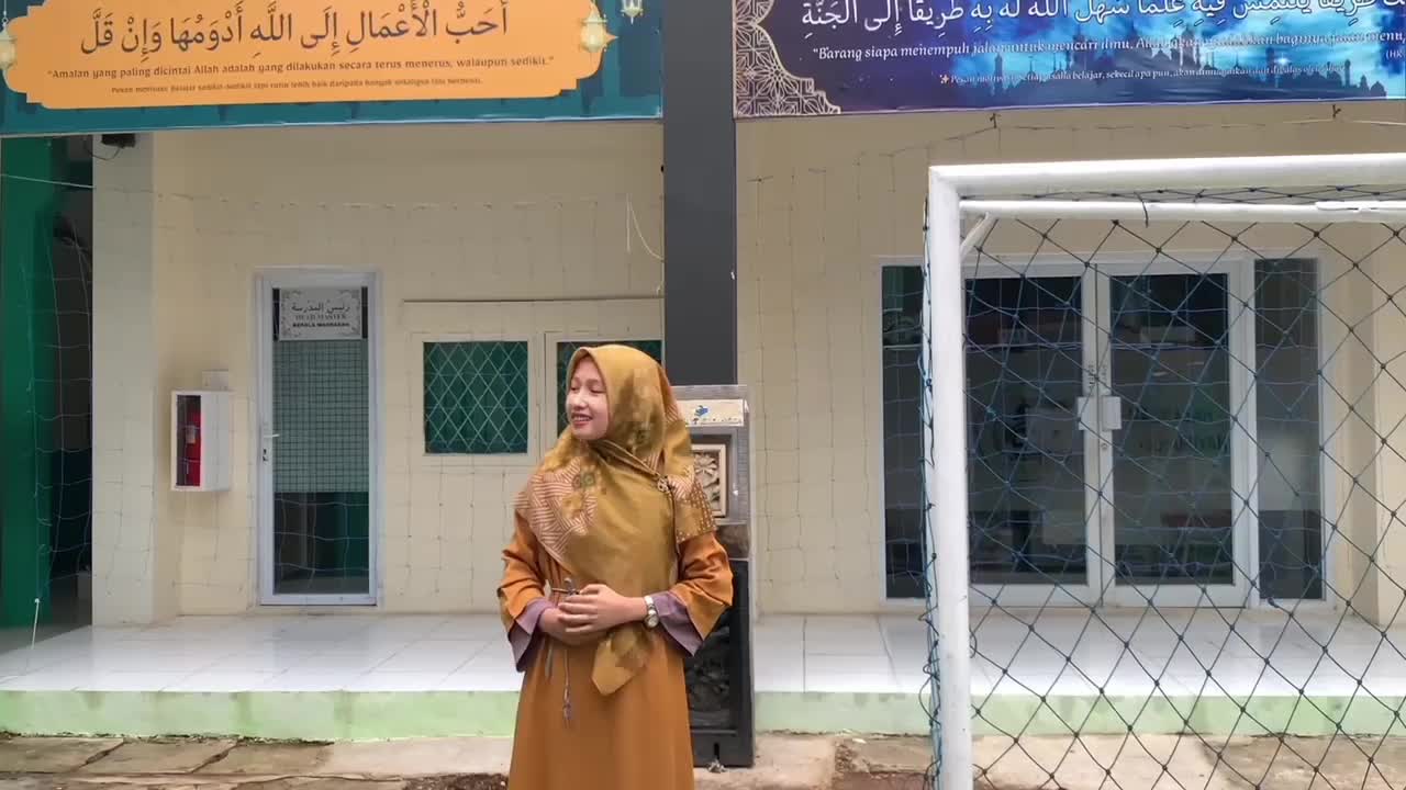 CMI_NADIYAH QOLBI SYAGHIFAH 18TAHUN_DKI JAKARTA_MENERANGI KEHIDUPAN DENGAN CAHAYA ALQURAN DITENGAH ZAMAN CAHAYA LAYAR 