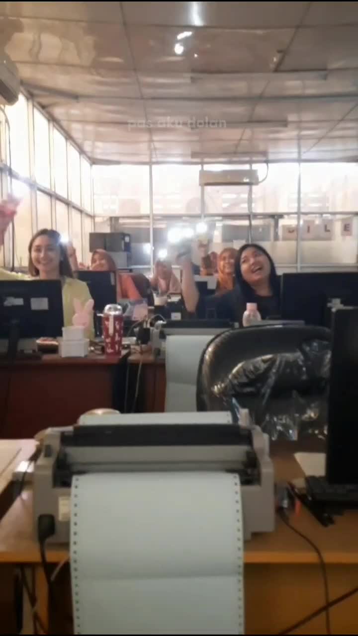 Isthirahat sejenak 🤭
 #pekerjaanCumakuli  #bersamateman #RCTIPlus  #RCTIoke  #rctiofficial 