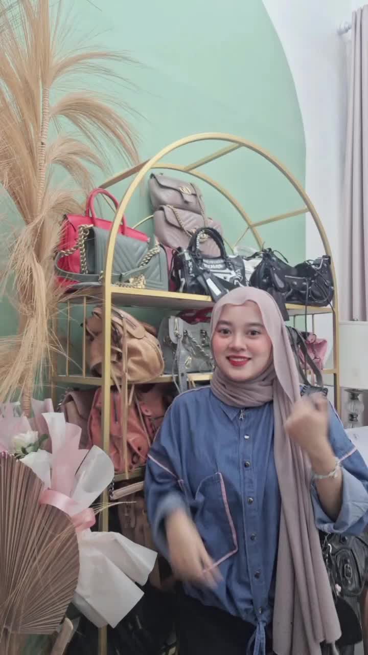  #taspreloved #Shoppe #voni_aku