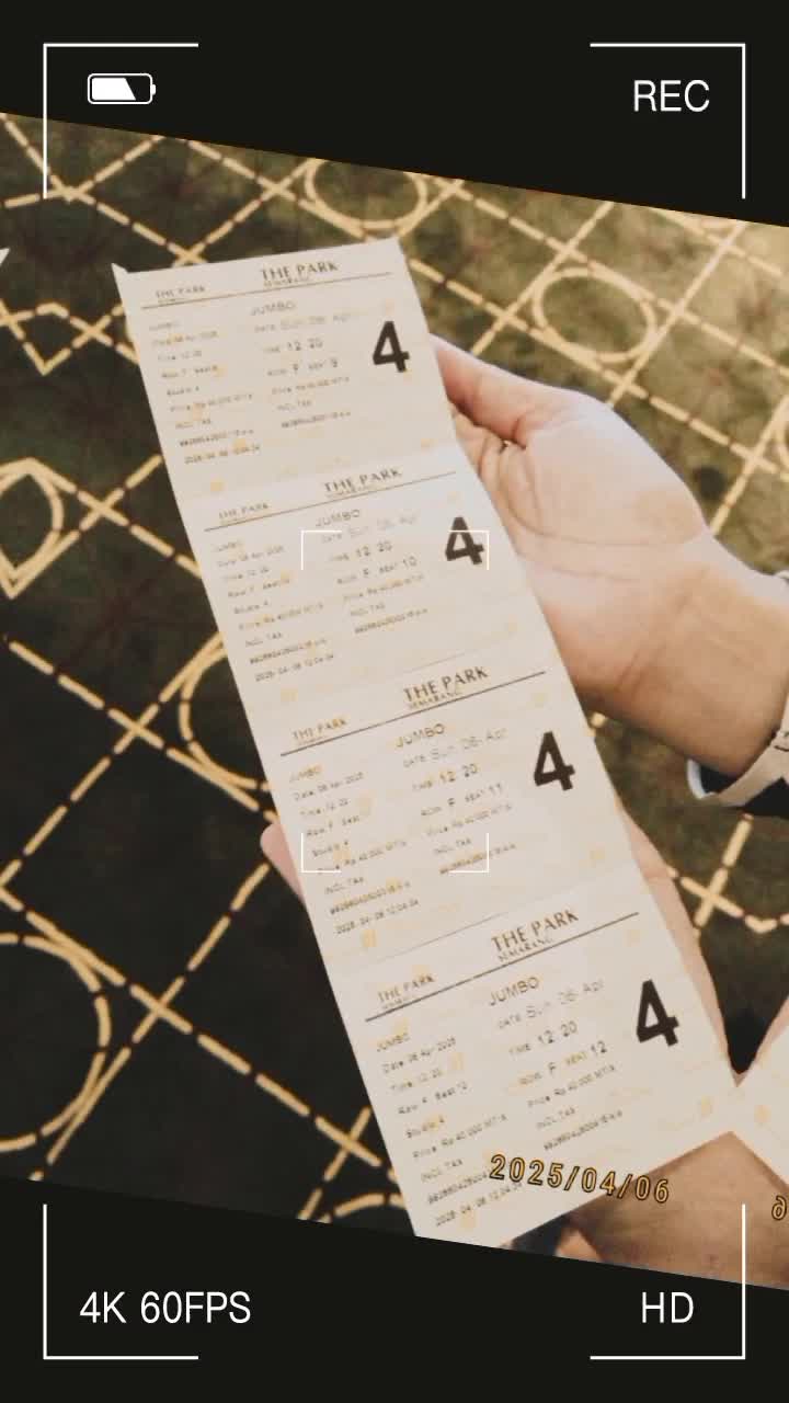 Jumbo

#xxi
#liburlebaran
#jumbo
#filmjumbo
