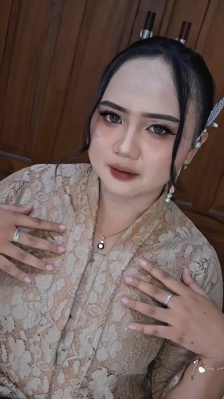 Kamu banyak undangan buat kondangan ? #HOTrctiplus 