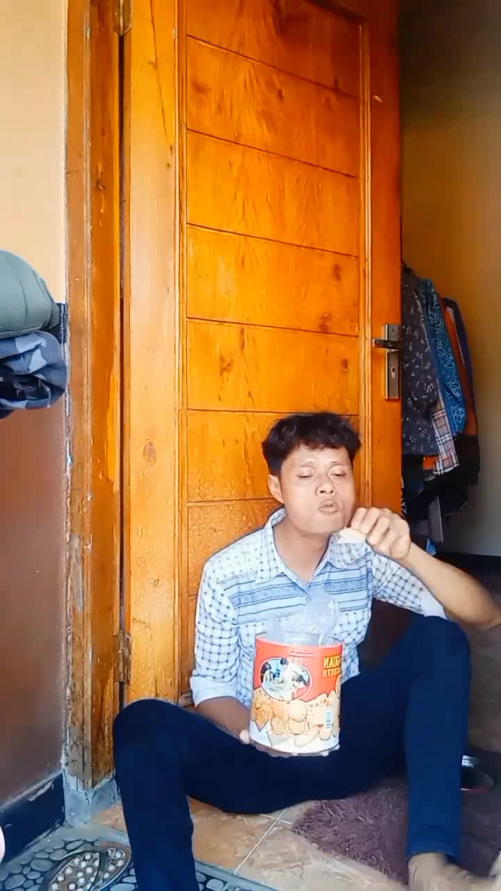 kelaparan 
 #makanbareng 
