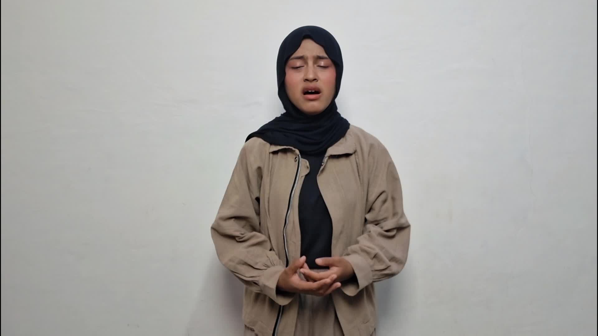 IDOL_XIV THARISA NAJWA SYIFA 17 TAHUN KOTA PAYAKUMBUH KARENA KU SANGGUP