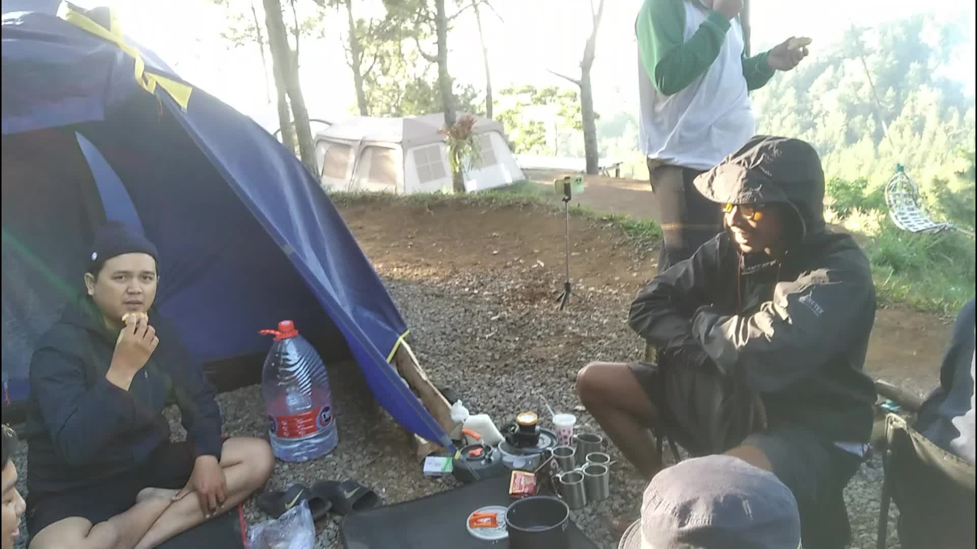 go outside and camping with your friends.. #camp  #camping  #nature 