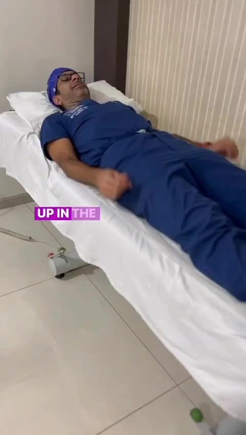 #Ketika lu masuk kelas jam 7 dan lu bangun setengah 8 