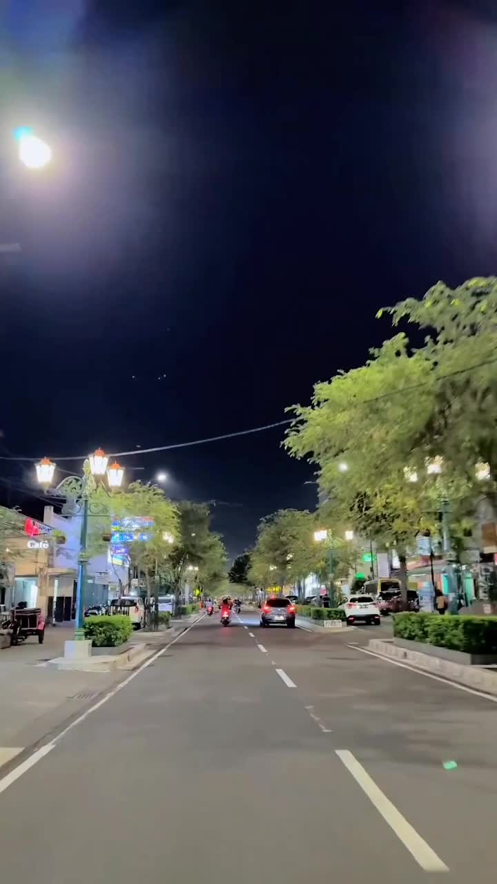 Menikmati jalan sekalian beli cilok 😂
 #malamhari
 #kelilingnjajan
 #RCTIPlus 