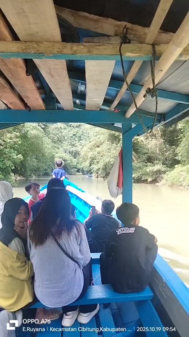 liburan di sungai Cikaso menuju Curug
lokasi : Surade, Jampang kulon, Kab. Sukabumi 
