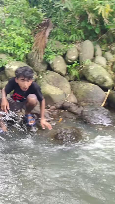 kalo makan jangan sambil lihat hp #videolucu  #lucu 