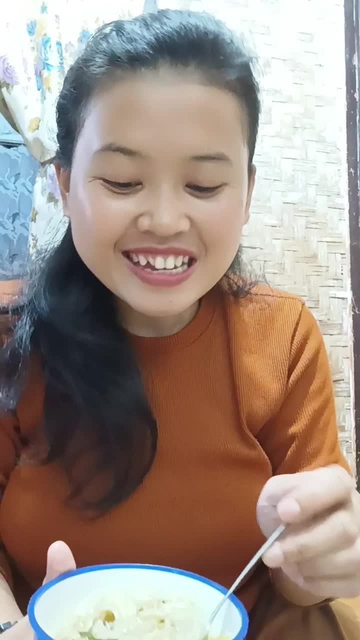 makan besar, tapi gak masak sendiri