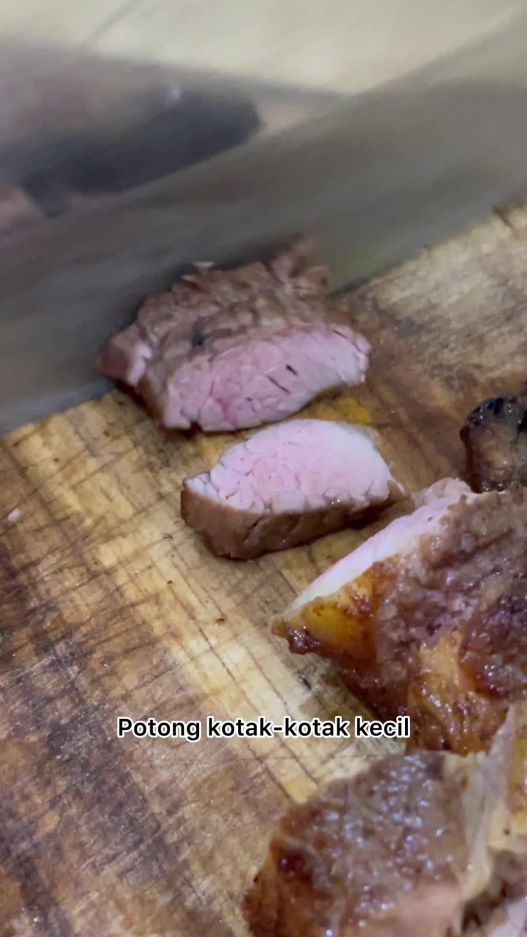 Empal Gentong Sapi Asap yang gurih dan kaya akan rempah-rempah dengan smokey hint ✨👍
#onlineauditionmci12