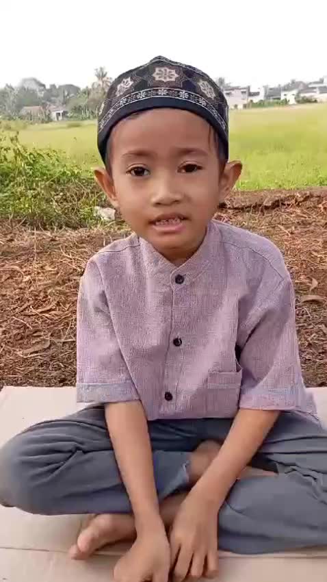 Nama faiz alifiandra.. umur 6 tahun .. berasal dari tangerang.. jumlah hafalan 3 juz