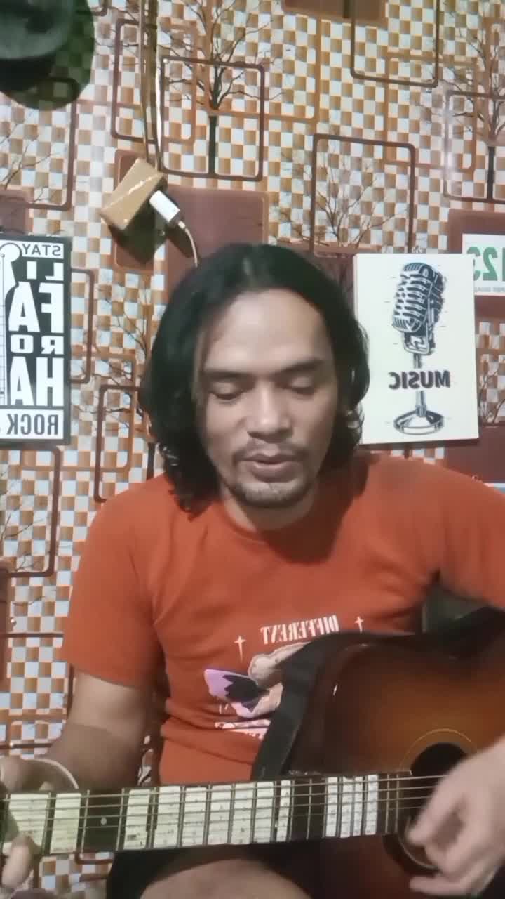 TJL 61 yang tau judul lagunya silahkan tulis di kolom komentar iya, like dan follow. #coversongchallenge  #showmeyourvoice  #showyourtalent 